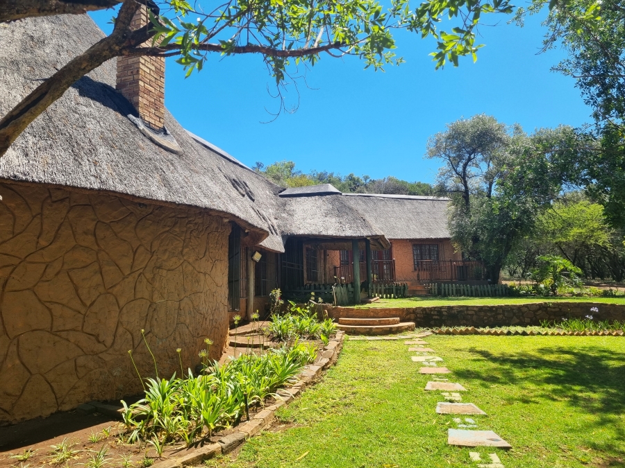 5 Bedroom Property for Sale in Swartruggens North West